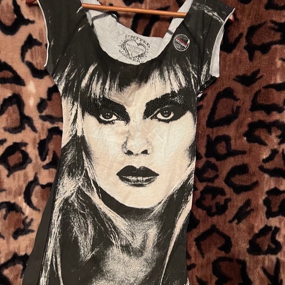 Metropark Tops - Womens nwot tee United Rockers